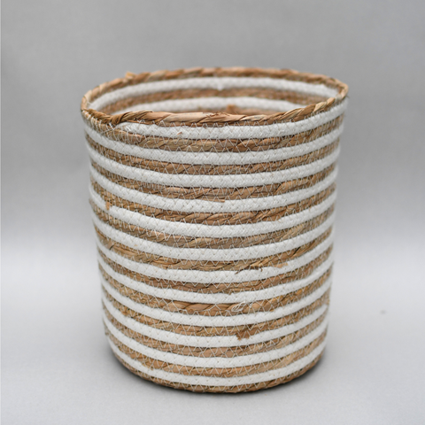 Planter in white rope and lined jute