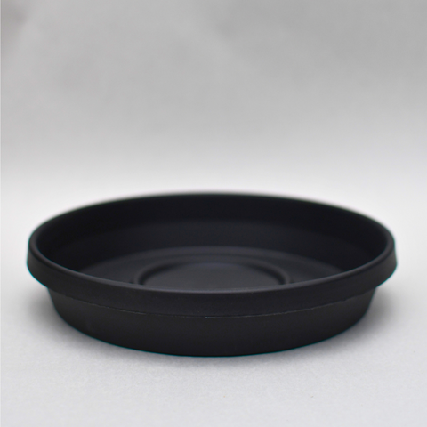 Black plastic saucer with large border
