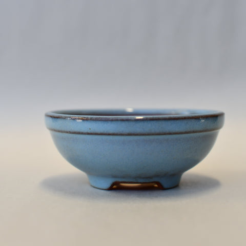 Pale blue round pot