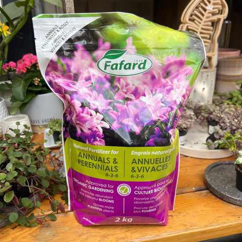 Natural fertilizer for annuals and perennials Fafard